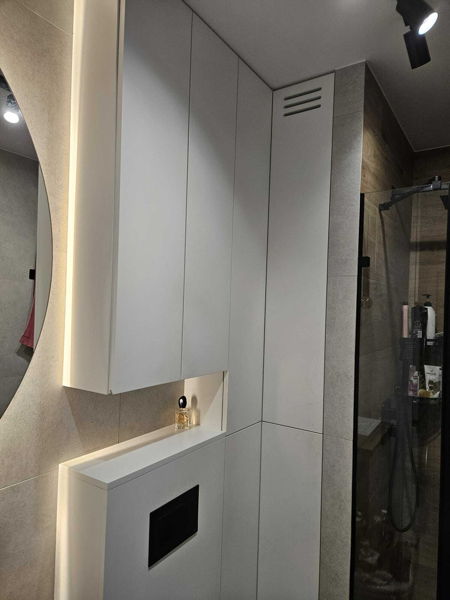bathroom 13